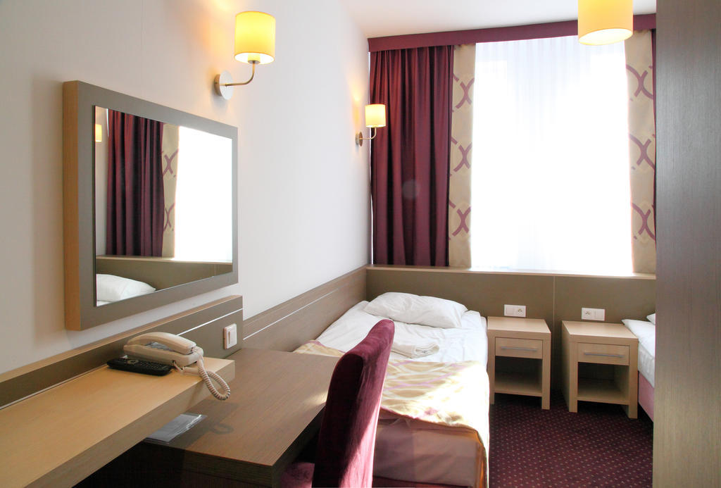 Arche Hotel Siedlce Phòng bức ảnh
